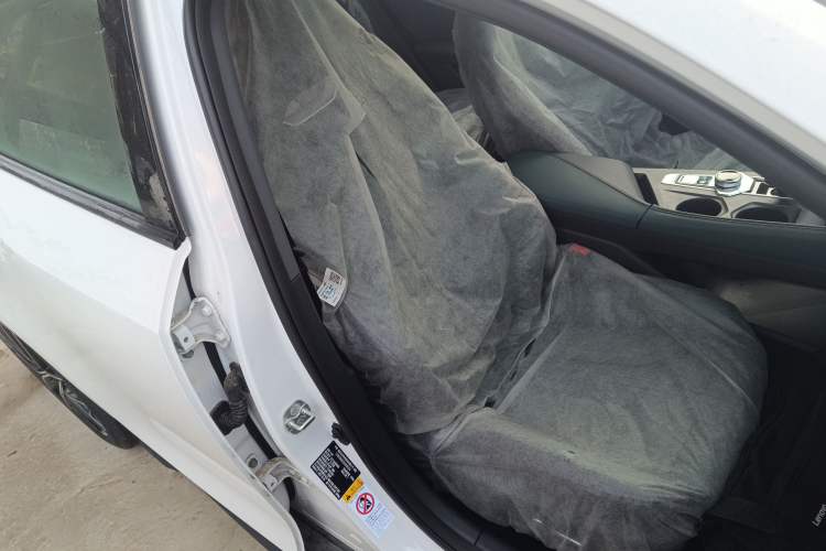 Used Changan UNI-V iDD 2024 Blue Whale Smart Electric iDD 136km ZhiKu Model