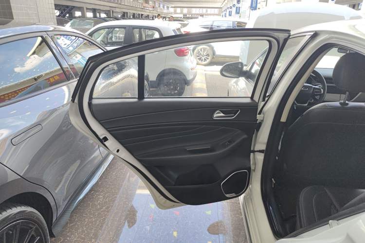 Used Chery Arrizo GX 2019 Pro 1.5T CVT Model Color Version China VI Standard
