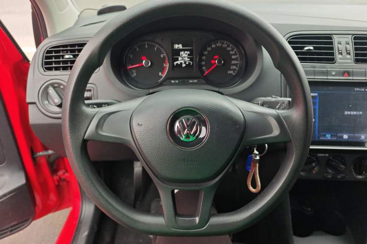 Used Volkswagen Polo 2016 1.4L Manual Fashion Model