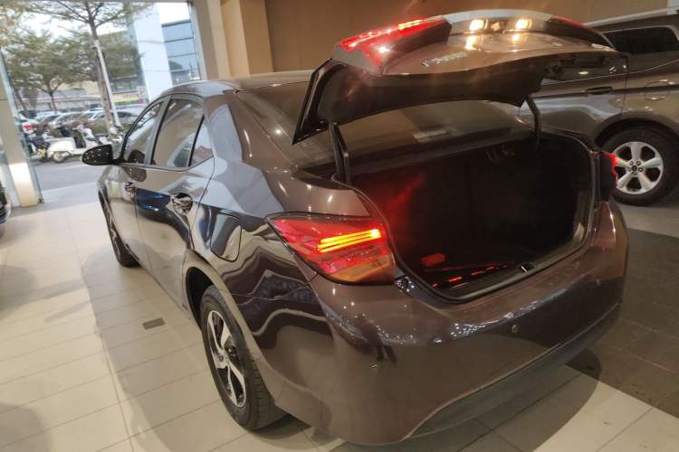 Used Toyota Levin 2017 Revised Dual-Engine 1.8H GS E-CVT Elite Sunroof Version China V Standard