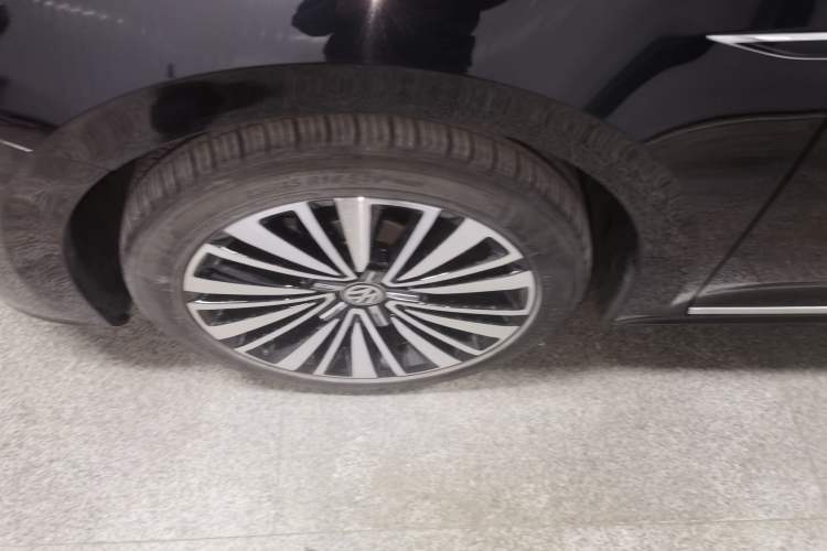 Used Volkswagen Passat 2019 330TSI Luxury Edition China VI Standard
