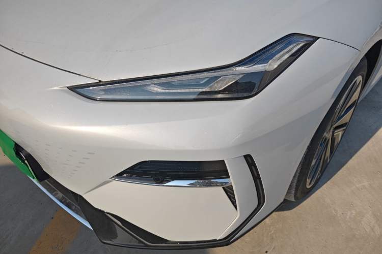 Used Geely Galaxy E8 2024 665 km Range Rear-Drive Starship Long-Range Version