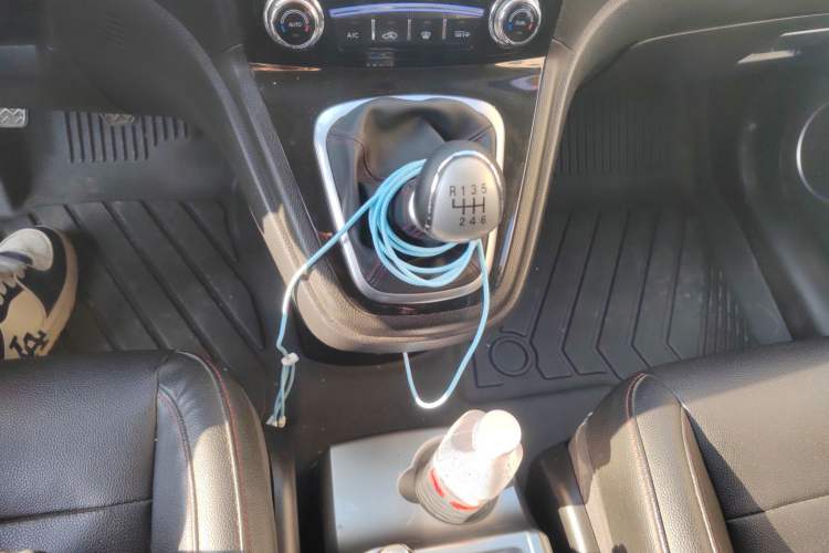 Used Haval H6 2015 Upgraded Model 1.5T Manual Two-Wheel Drive Elite Version
