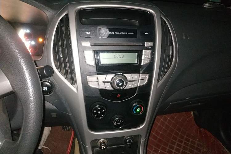 Used BYD F3 2015 Energy-Efficient Model 1.5L Manual Comfort Edition