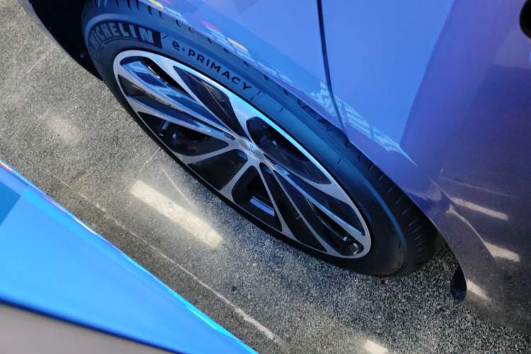 Used Hima Luxeed S7 2025 855 km Max