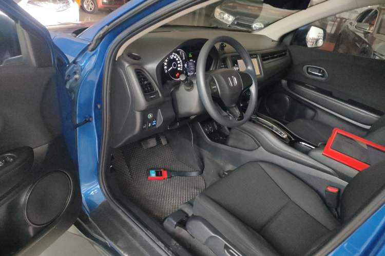 Used Honda Vezel 2015 1.5L CVT two-wheel drive Comfort trim
