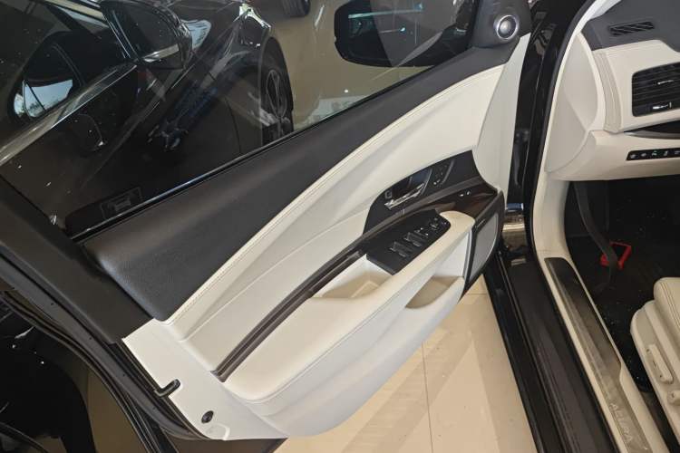 Used Acura RLX 2013 3.5L PAWS Edition
