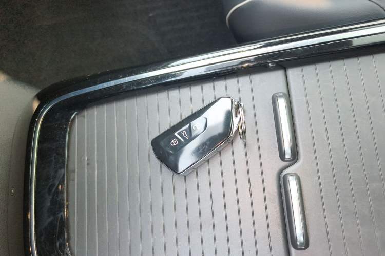 Used Volkswagen ID.4 X 2025 Smart Version Pure & Intelligent Enjoyment Edition
