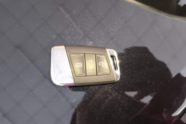 Used Volkswagen Passat 2020 Revised Version 330TSI Luxury Edition China VI Standard
