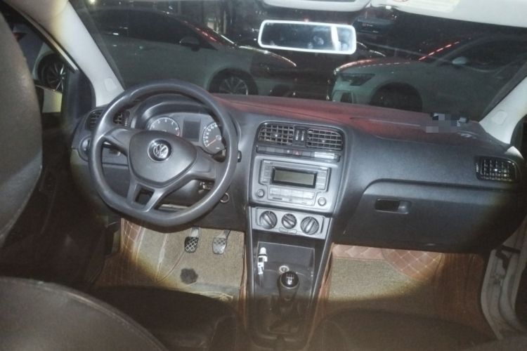 Used Volkswagen Polo 2014 1.4L Manual Fashion Edition