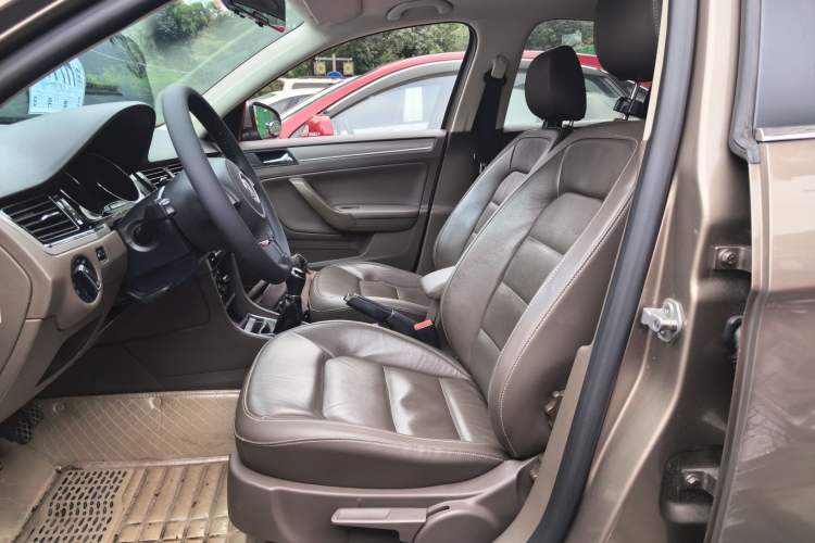 Used Volkswagen Bora 2014 1.6L Manual Comfort Model
