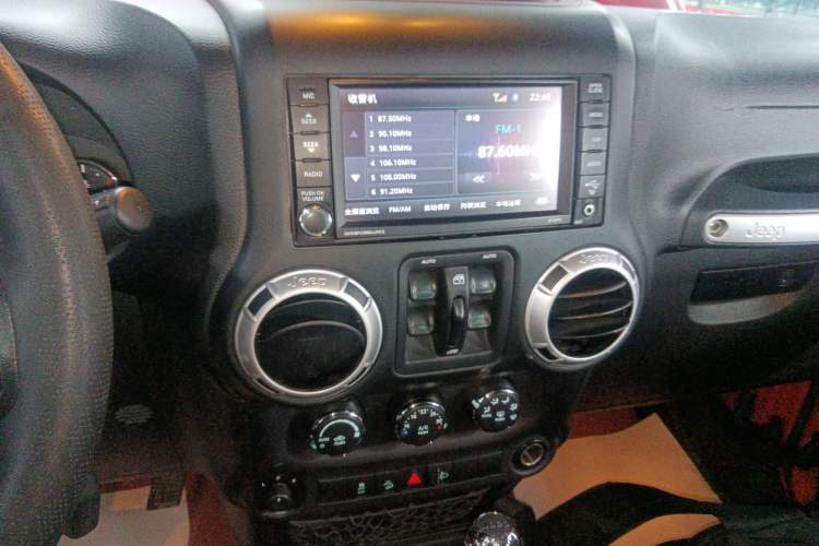 Used  Wrangler 2014 2.8TD Sahara Four-Door Edition