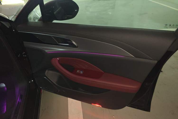 Used Hongqi H5 2024 2.0T Automatic Smart Connect Flagship Edition
