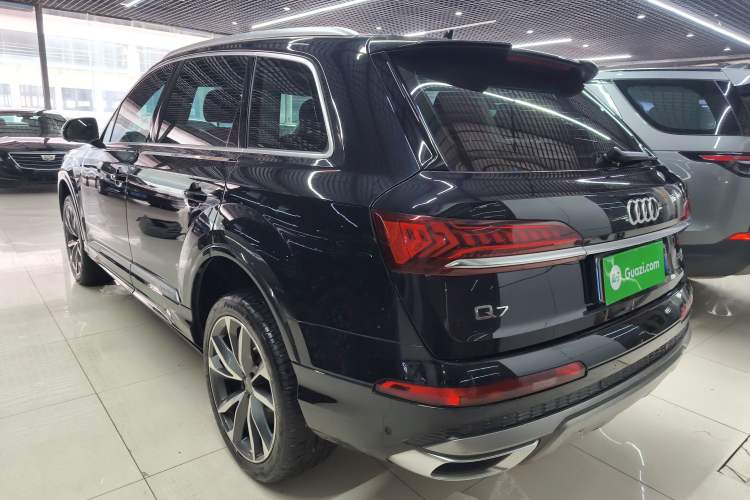 Used Audi Q7 2020 55 TFSI quattro S line sports model