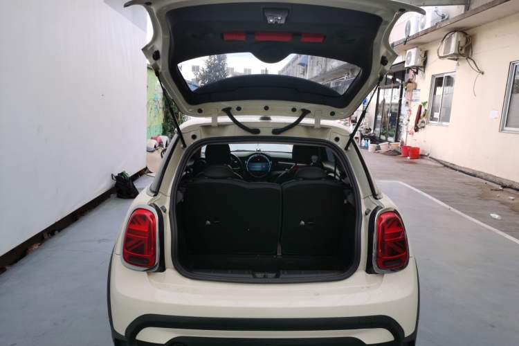 Used  MINI 2023 1.5T ONE
