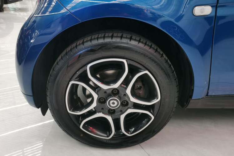 Used  fortwo 2019 0.9T 66kW Hardtop Wind Power Edition China VI
