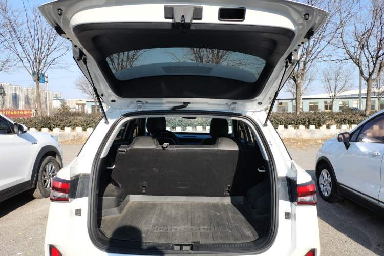 Used Wuling Alvez 2022 1.5L Manual Free-Style Model
