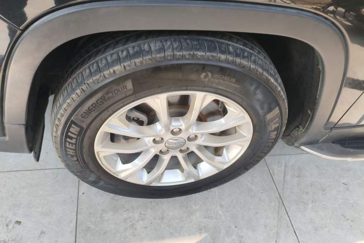 Used  Cherokee 2019 2.0T Two-Wheel Drive Smart Enjoyment Version China VI
