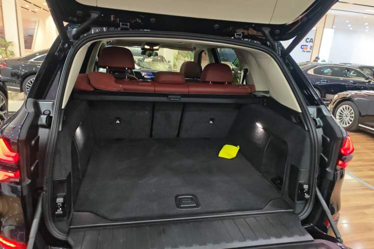 Used BMW X5 2023 xDrive 30Li Luxury M Sport Night Edition Package