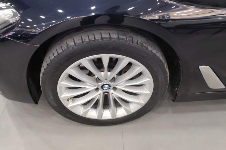 Used BMW 5 Series 2022 Restyled 525Li Luxury Package