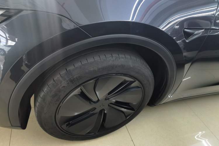 Used Tesla Model Y 2025 Rear-Wheel-Drive Version