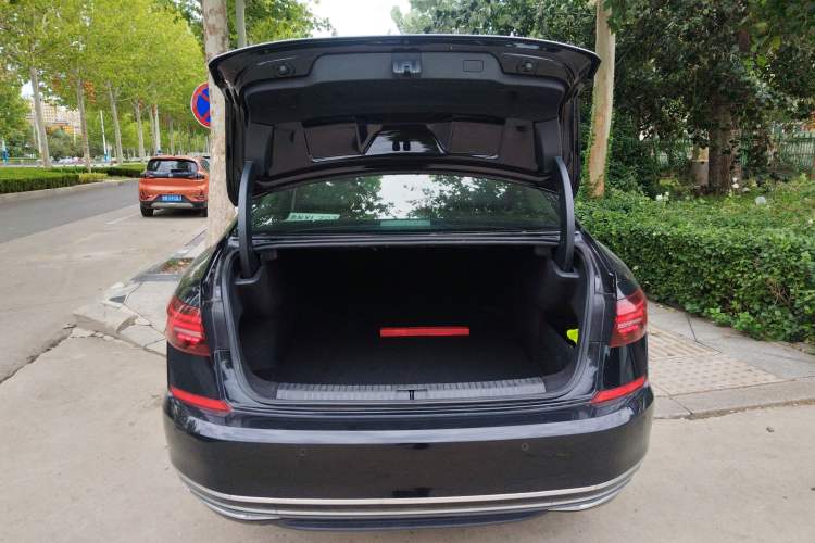 Used Volkswagen Passat 2019 330TSI Luxury Edition China VI Standard
