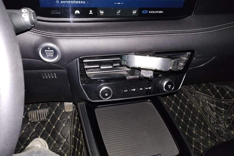 Used Ford Edge 2022 PLUS EcoBoost 245 Four-Wheel Drive Platinum Edition 7-Seater