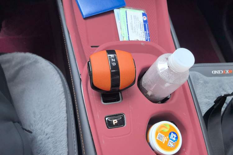 Used Changan UNI-V 2025 Model Third-Generation 2.0T Dynamic Edition