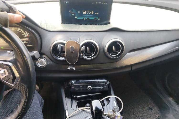 Used Wey VV7 2017 2.0T Ultra-Luxury Version
