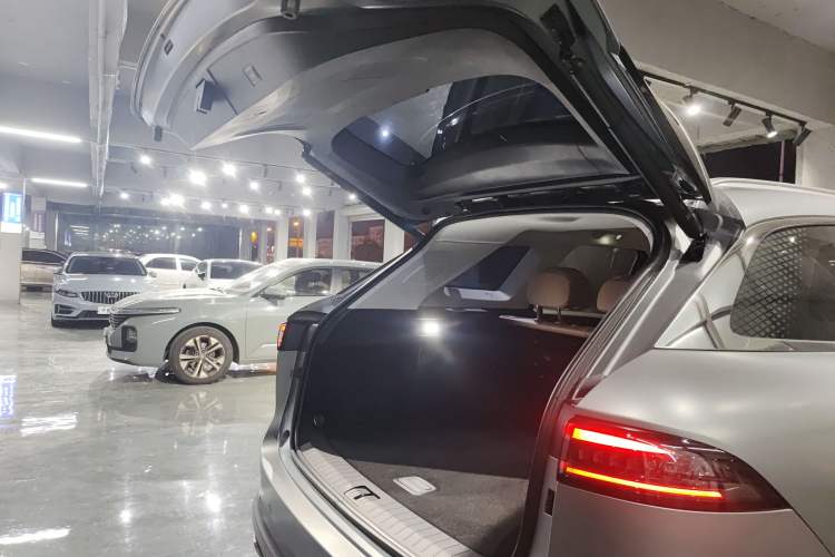 Used Chery Tiggo 8 L 2024 2.0T Two-Wheel Drive Prestige Version 5 Seats
