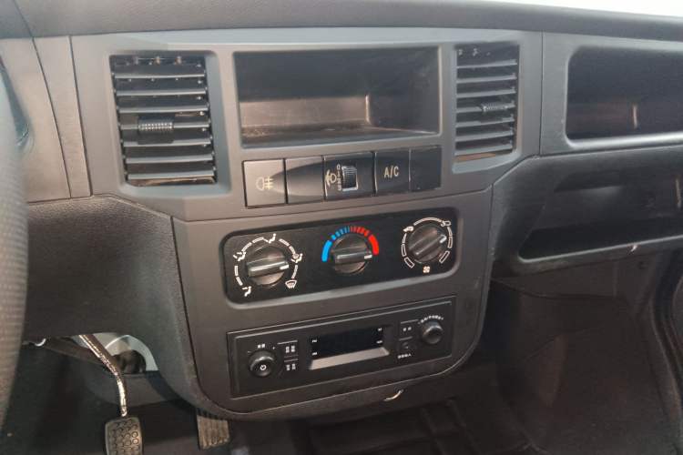 Used Wuling Zhiguang 2023 1.5L Utility Version with Enclosed Windows 2 Seats
