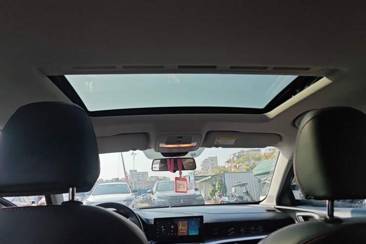 Used MG 5 2022 180 DVVT CVT Youth Luxury Edition
