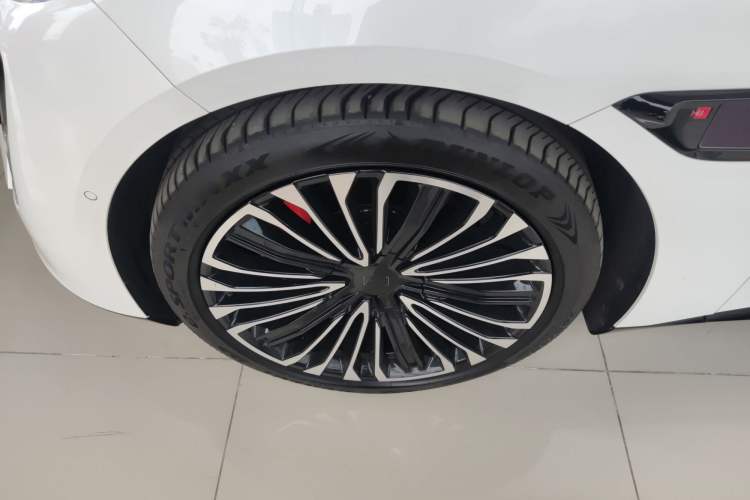 Used  12 2025 Ultra Extended-Range Edition