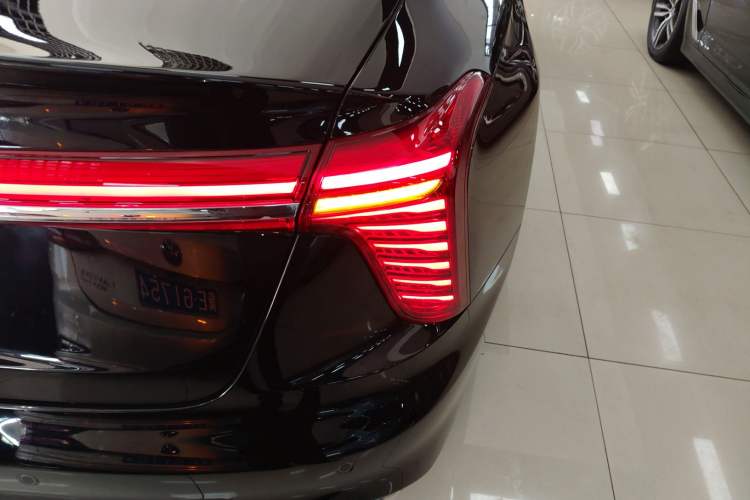 Used Hongqi H5 2023 2.0T Automatic Smart Connect Flagship Edition
