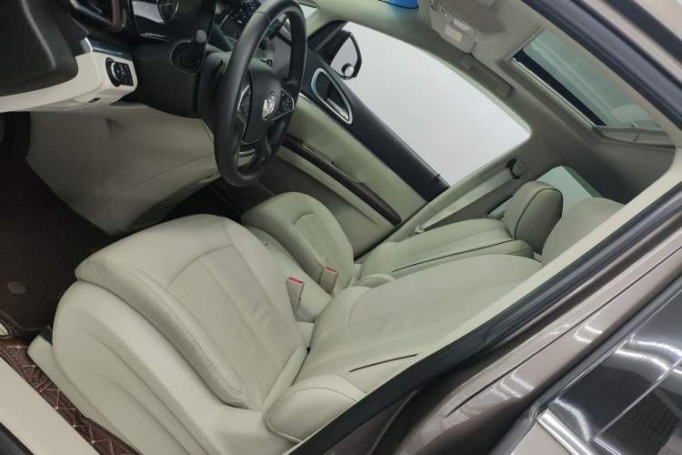 Used Buick GL8 2020 Land Business Class 652T Luxury Model
