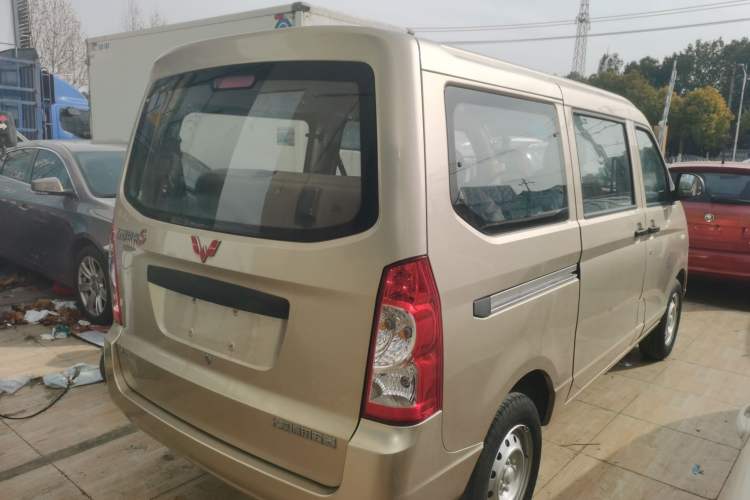 Used Wuling Rongguang S 2021 1.2L Base Model 7-Seater LSI