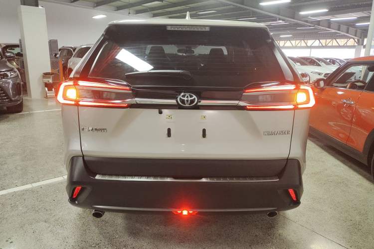 Used Toyota Wildlander 2022 Updated Version 2.0L CVT Two-Wheel Drive Leading Edition
