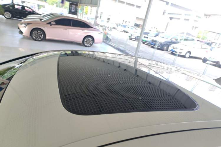 Used BMW 5 Series 2014 520Li Elegant Model
