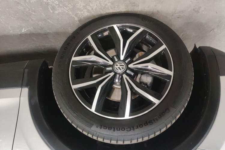 Used Volkswagen Tiguan L 2019 Revised 330TSI Automatic Two-Wheel Drive Smart & Luxury Edition China VI Standard
