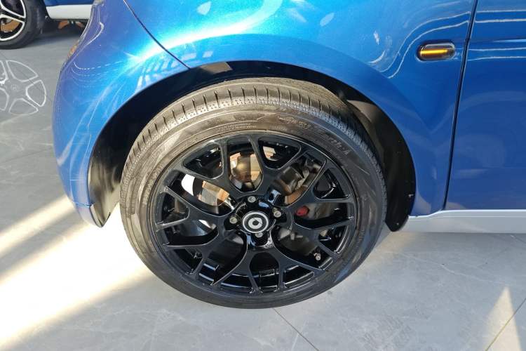 Used  fortwo 2018 0.9T 66 kW Hardtop Sharp Edition China V