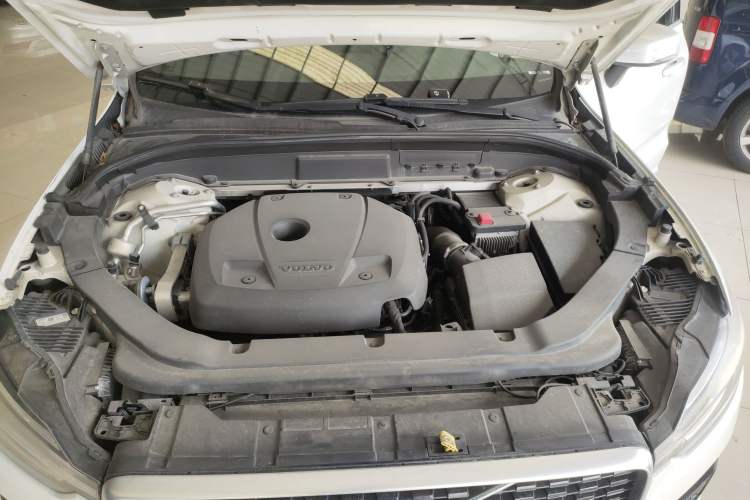 Used Volvo XC60 2019 T5 4x4 Smart & Dynamic Sport Edition China VI Standard
