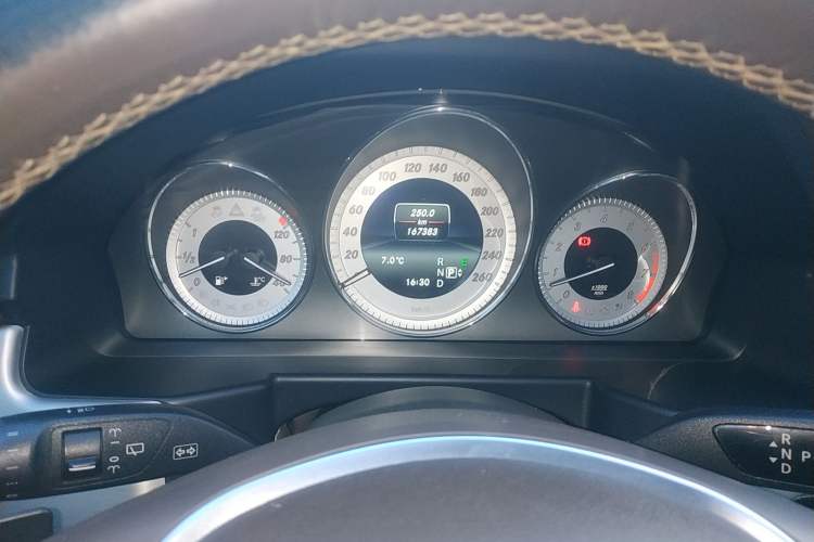 Used Mercedes-Benz GLK-Class 2013 GLK 300 4MATIC Dynamic Sunroof Model
