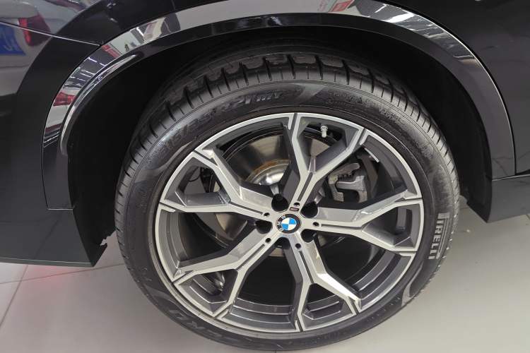 Used BMW X5 2023 xDrive 30Li Luxury M Sport Package