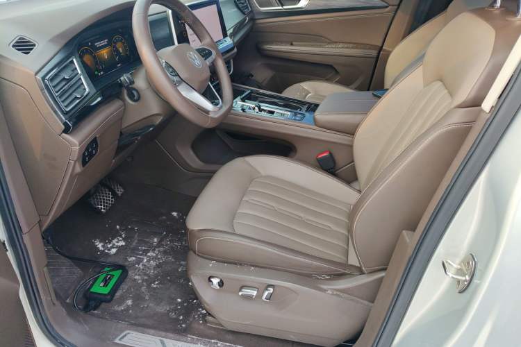 Used Volkswagen Viloran 2024 330TSI Luxury Edition
