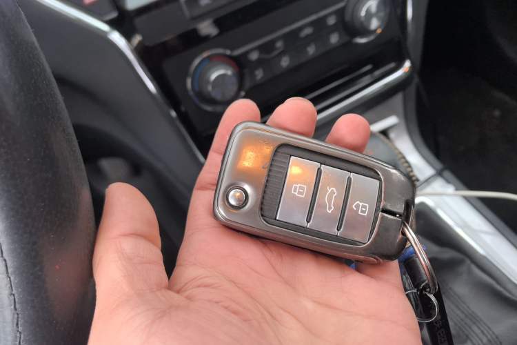 Used Roewe RX5 2016 20T Two-Wheel Drive Automatic Flagship Edition