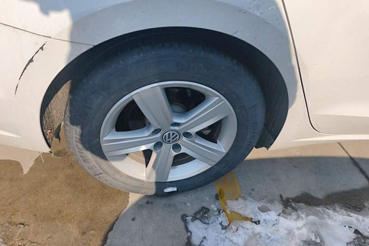 Used Volkswagen Lamando 2015 230TSI DSG Fashion Edition
