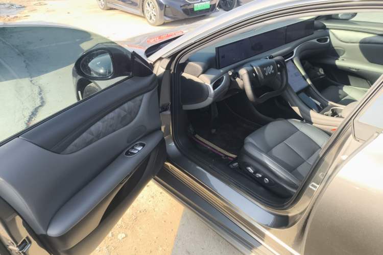 Used  L6 2024 Max Long-Range Version
