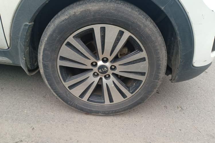 Used Kia Sportage R 2015 2.0L Automatic Two-Wheel Drive DLX Model
