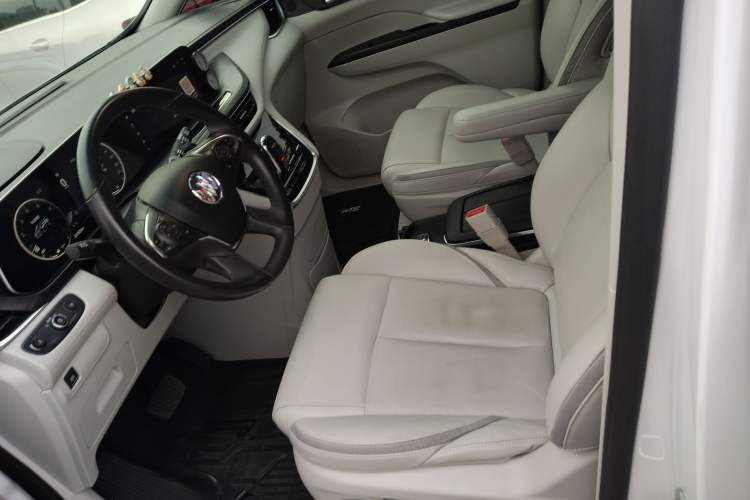 Used Buick GL8 2023 ES Lu Zun Deluxe and Yue Edition
