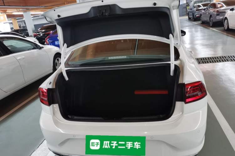 Used Volkswagen Lamando 2019 230TSI DSG Fashion Edition China VI
